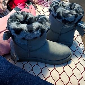 Juicy Couture Keen Frabic/Faux Fur Upper Size 6 Gray